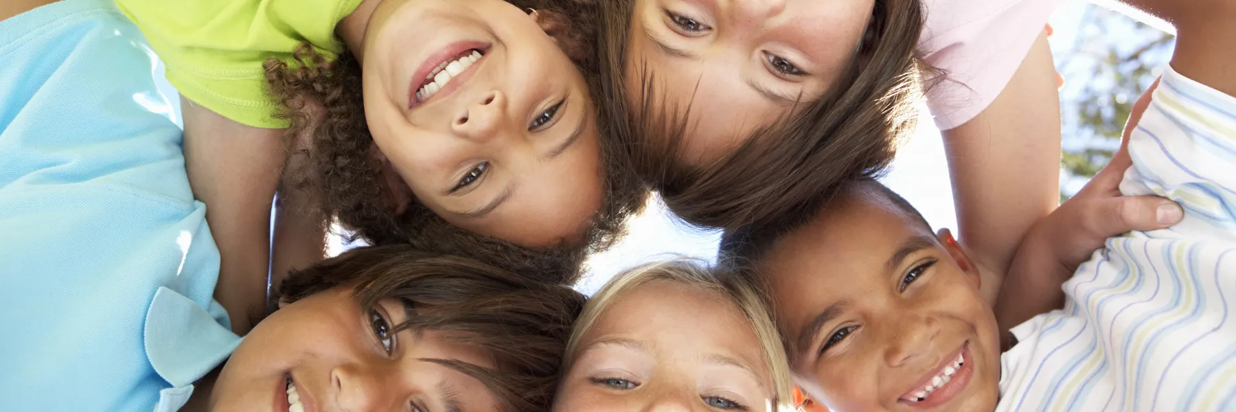 Niños sonriendo